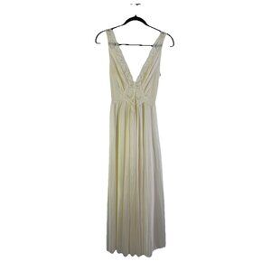 Vintage 80s Olga Bridal Palest Ivory Nylon Full Sweep Nightgown Negligee Medium